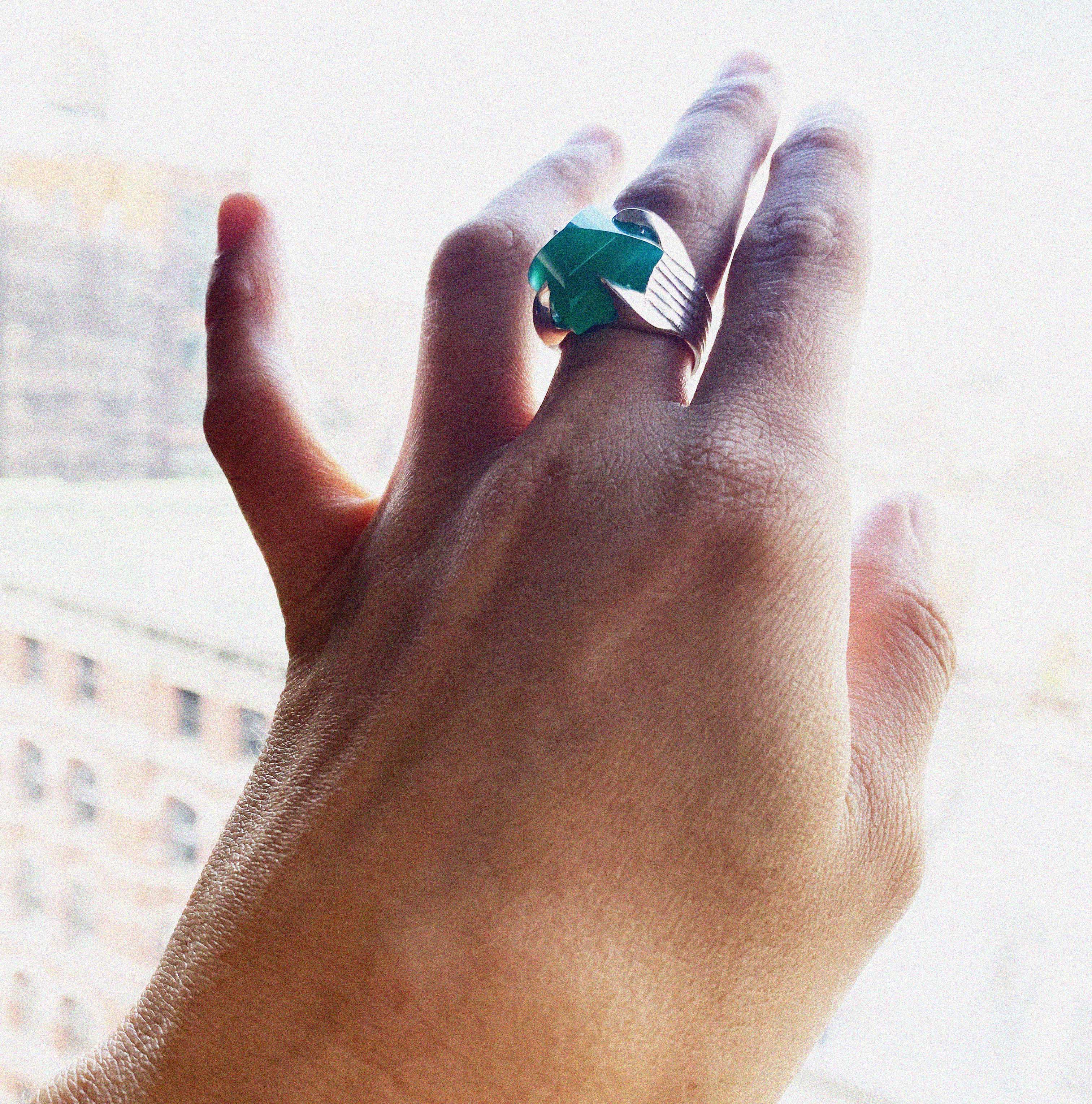 →KIND POINT← EMERALD ONYX STERLING SILVER FINGER RING