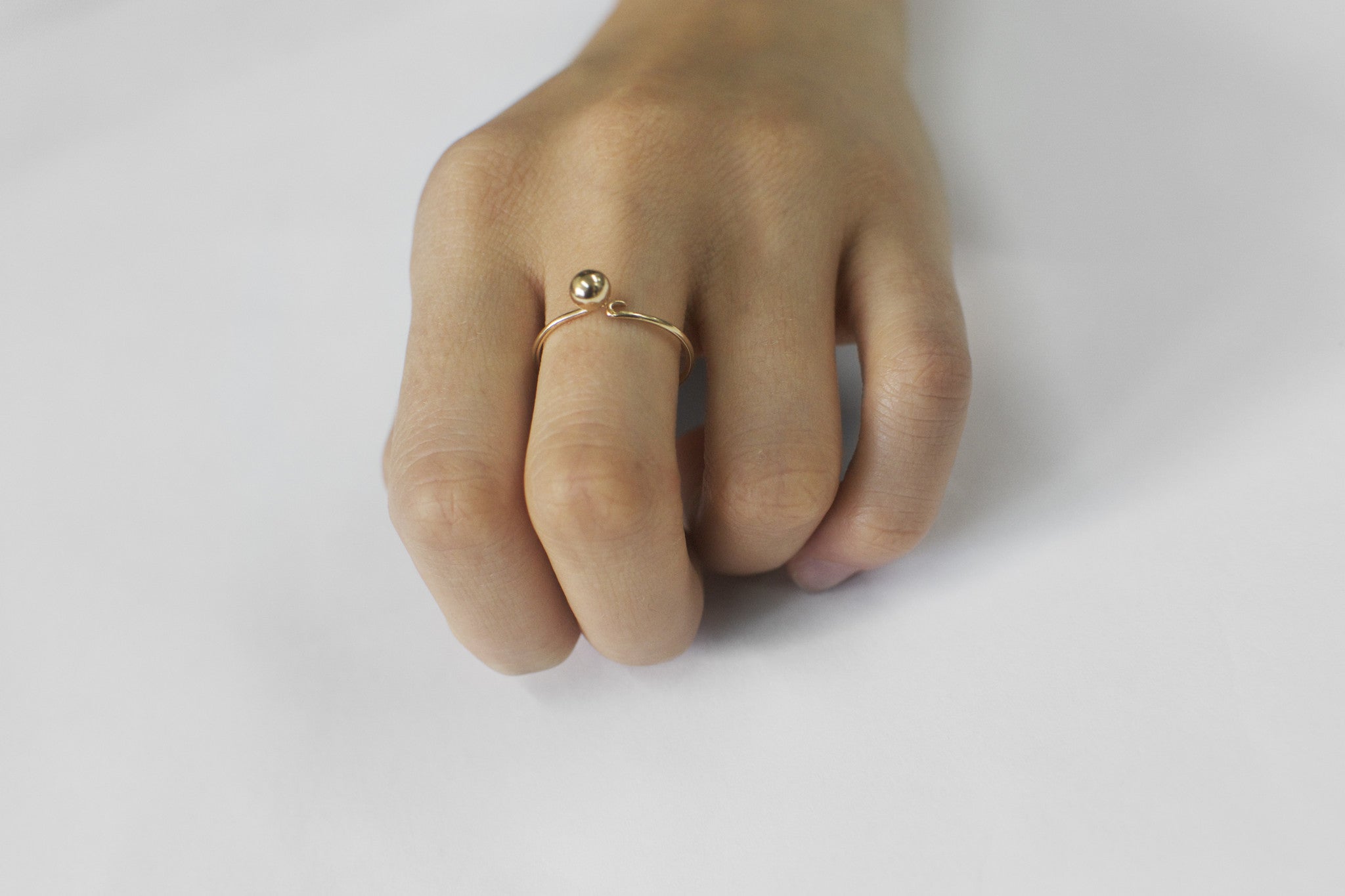 →Hook and Point← Finger Ring