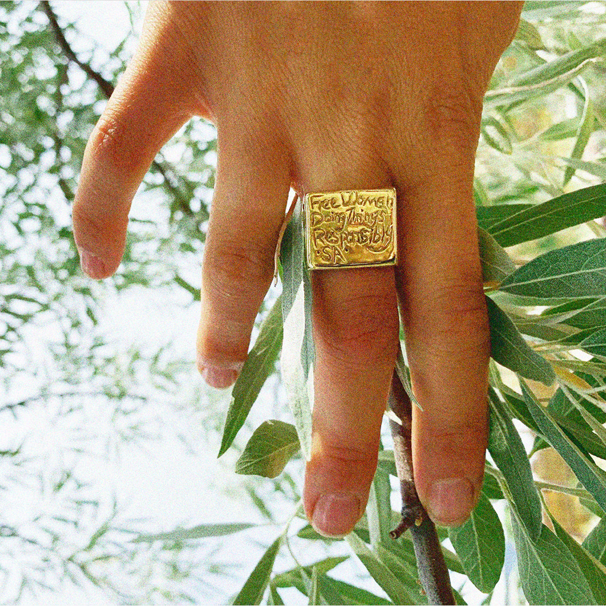 →FREE WOMAN← 14K YELLOW GOLD FINGER RING