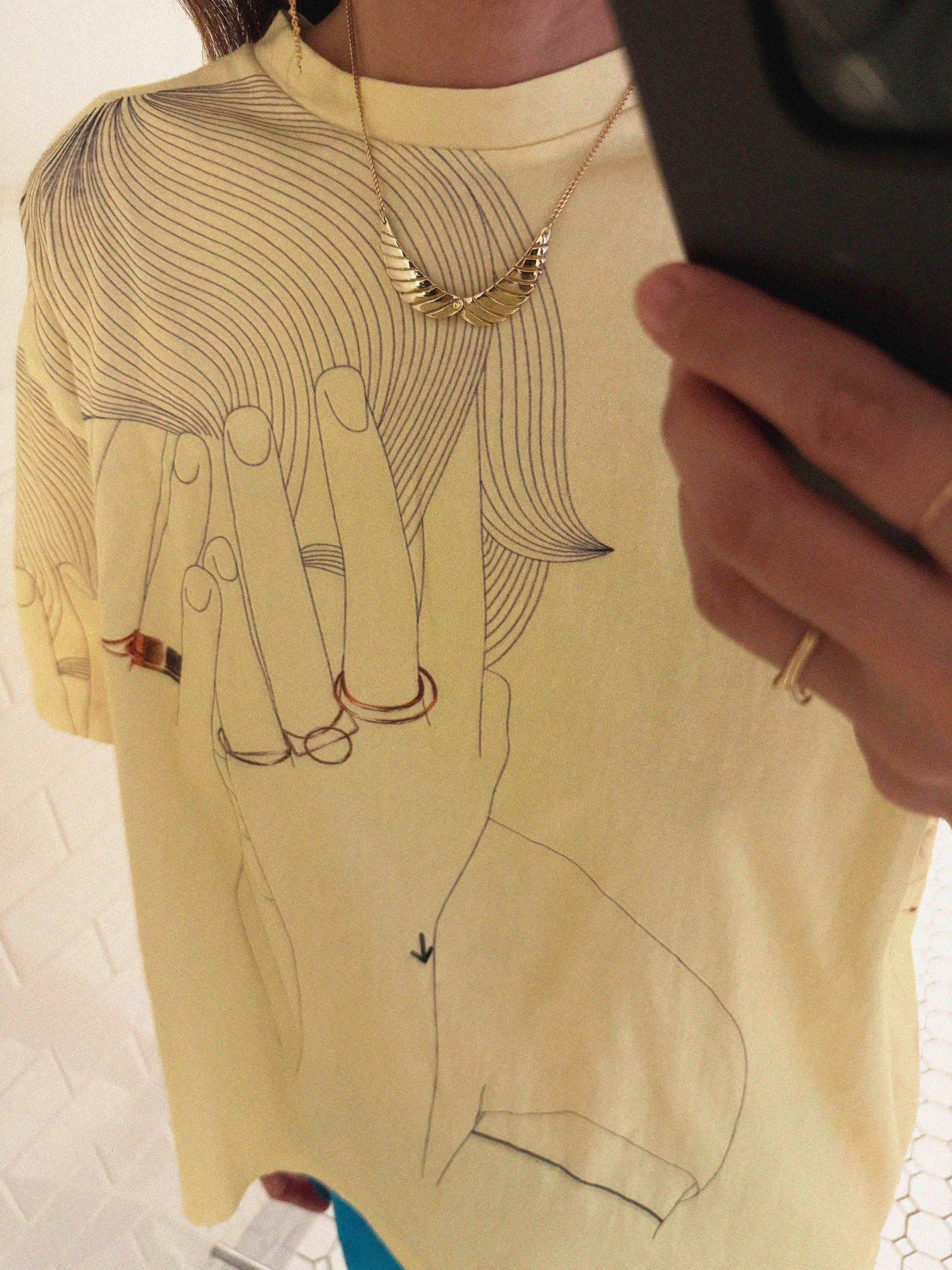 →Covering My Face T-Shirt BIG – Powder Yellow←The Brave Hour