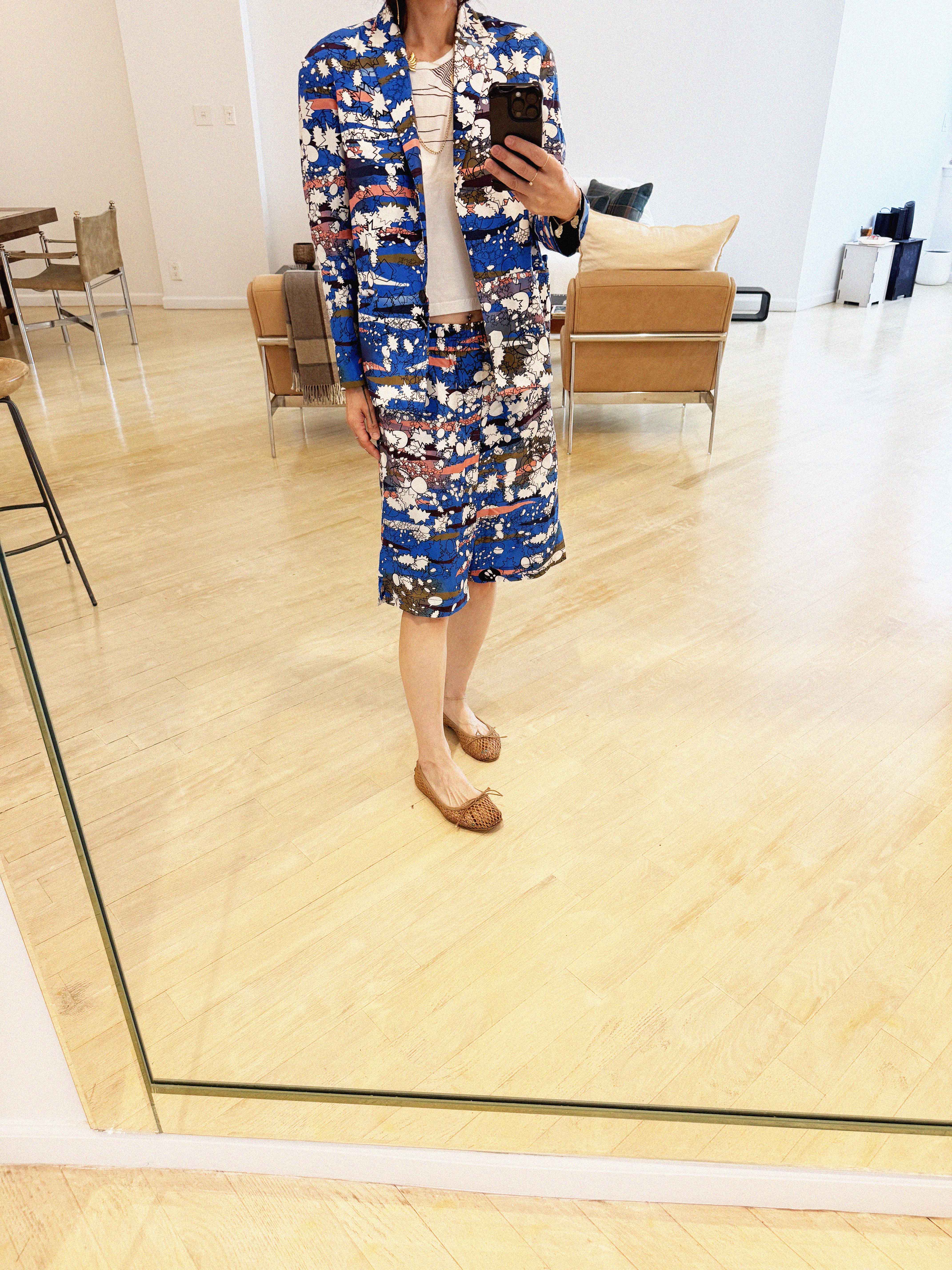 →GOLDEN GOOSE SILK BLAZER AND SHORTS SET WITH PLAYFUL PATTERN ← SANG A SELECTS