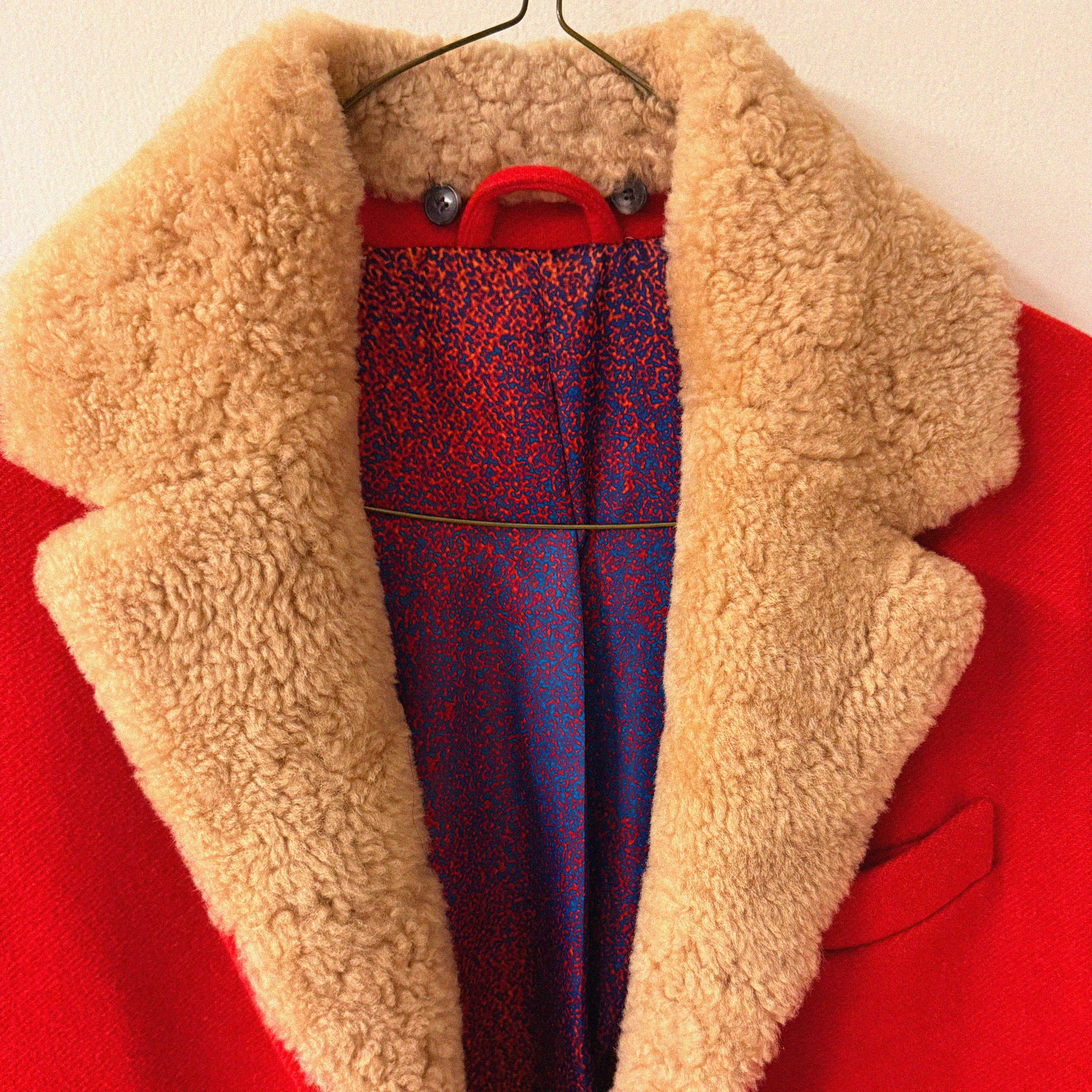 →RED WOOL COAT WITH REMOVABLE SHEARLING COLLAR ← SANG A SELECTS