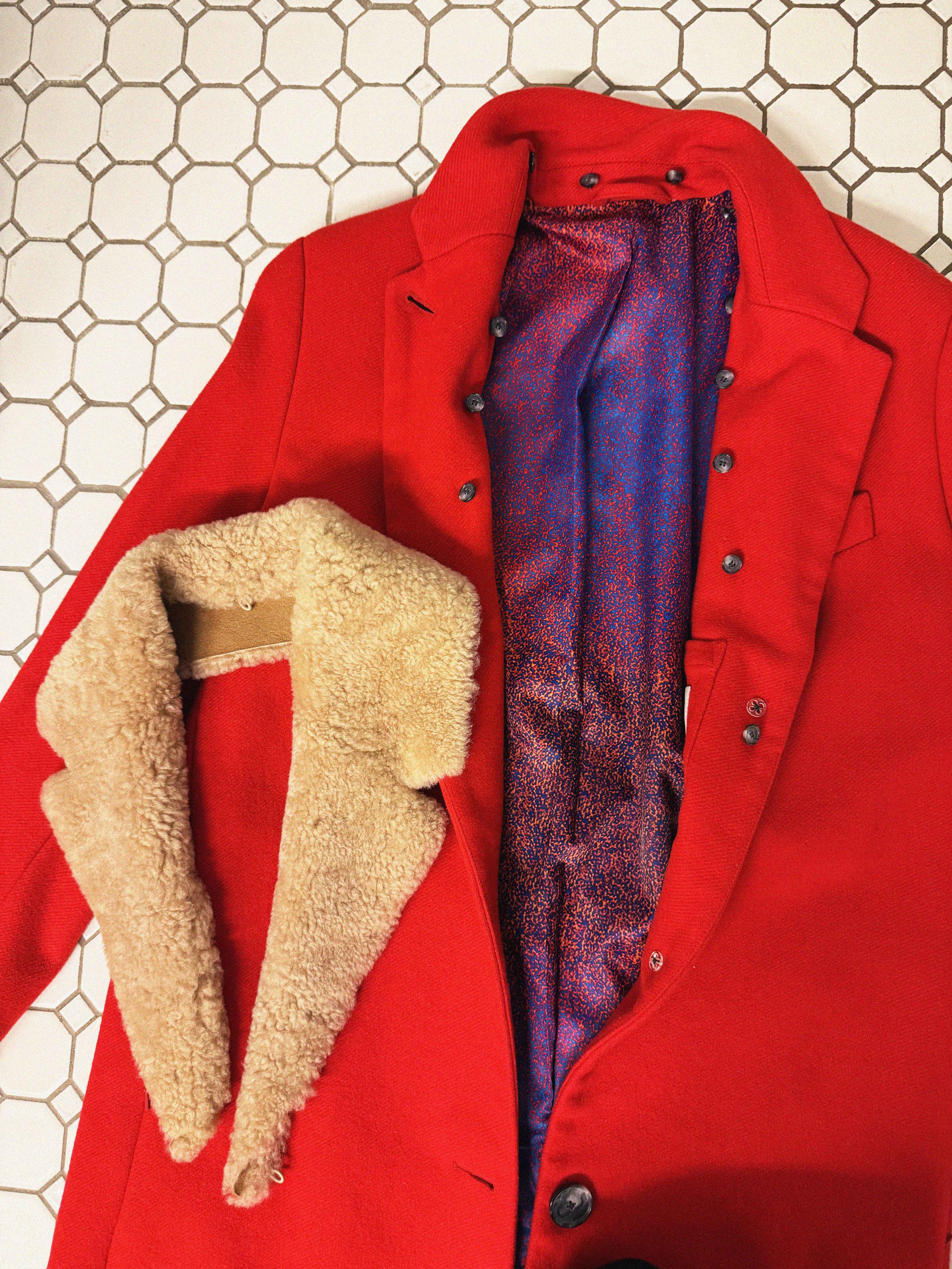 →RED WOOL COAT WITH REMOVABLE SHEARLING COLLAR ← SANG A SELECTS