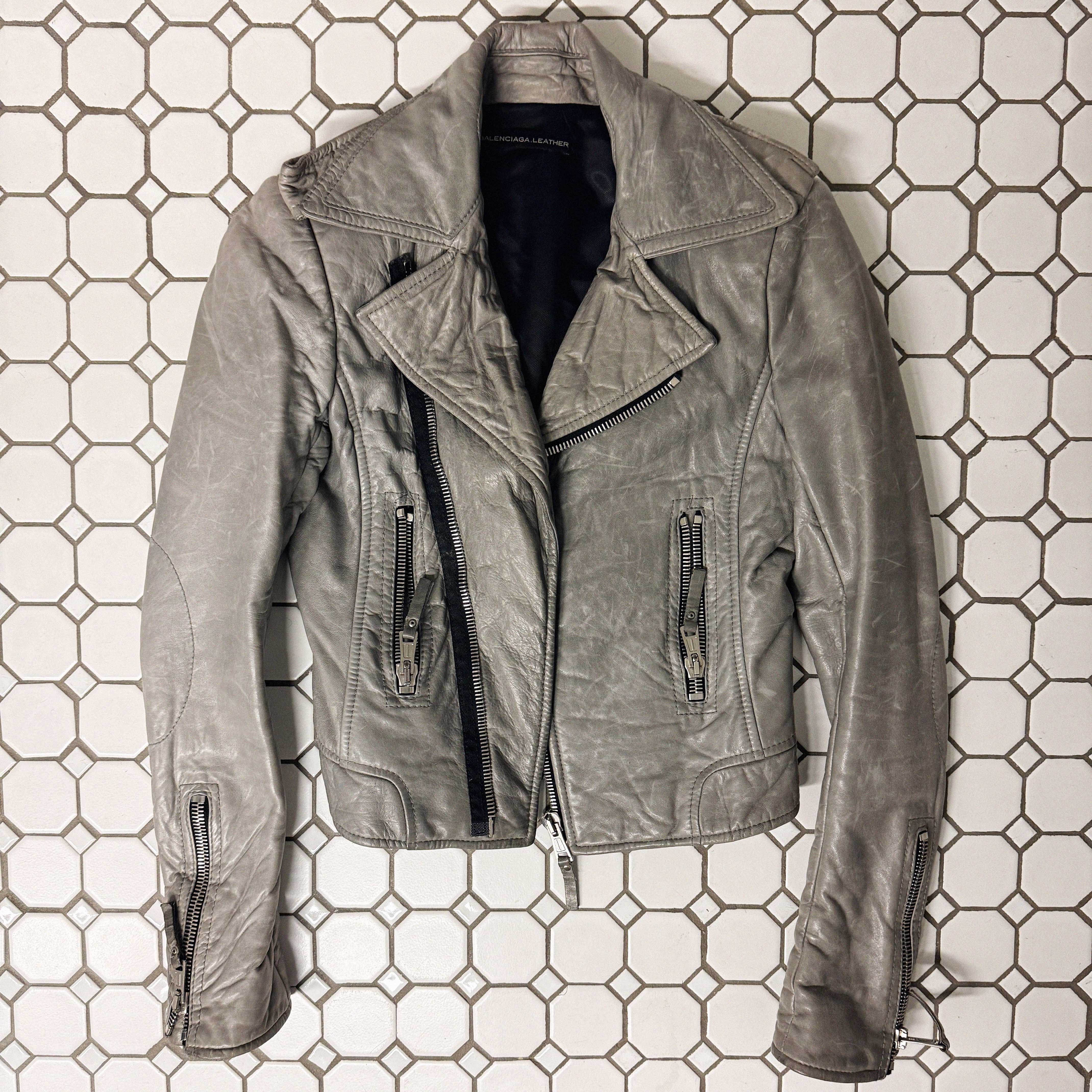 →BALENCIAGA GREY BIKER LEATHER JACKET BY NICOLAS GHESQUIÈRE← SANG A SELECTS