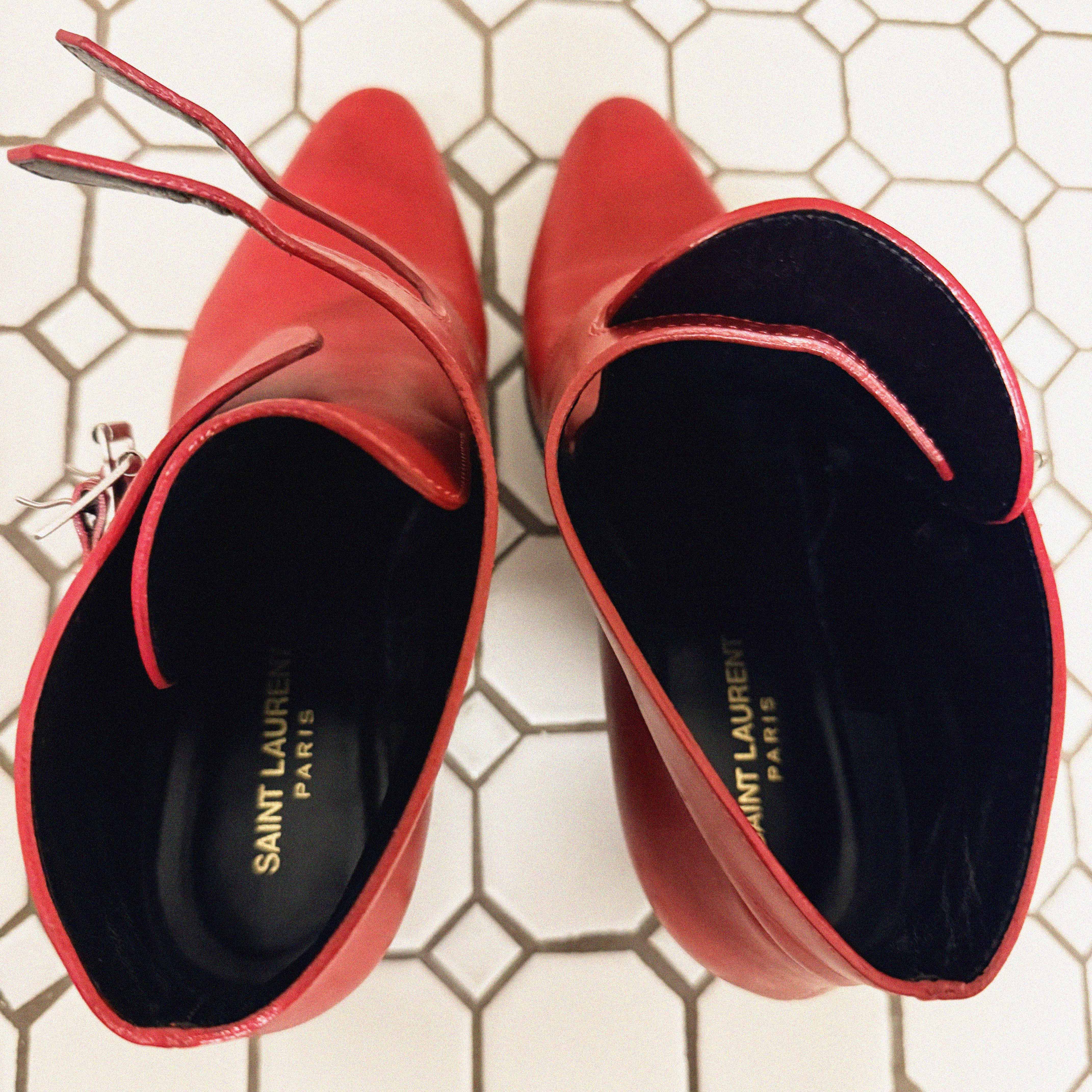 →SAINT LAURENT RED ANKLE BOOTS← SANG A SELECTS