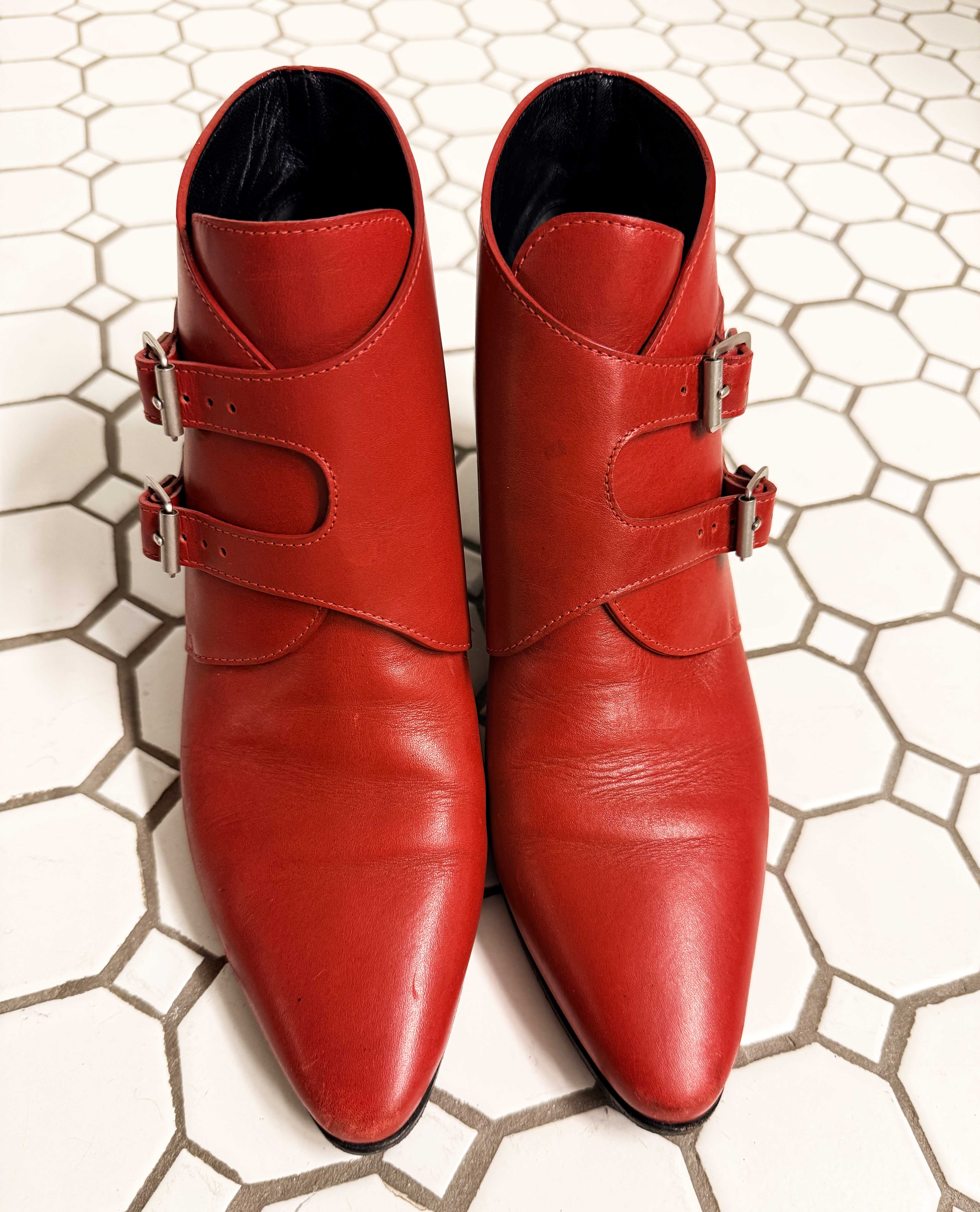 →SAINT LAURENT RED ANKLE BOOTS← SANG A SELECTS