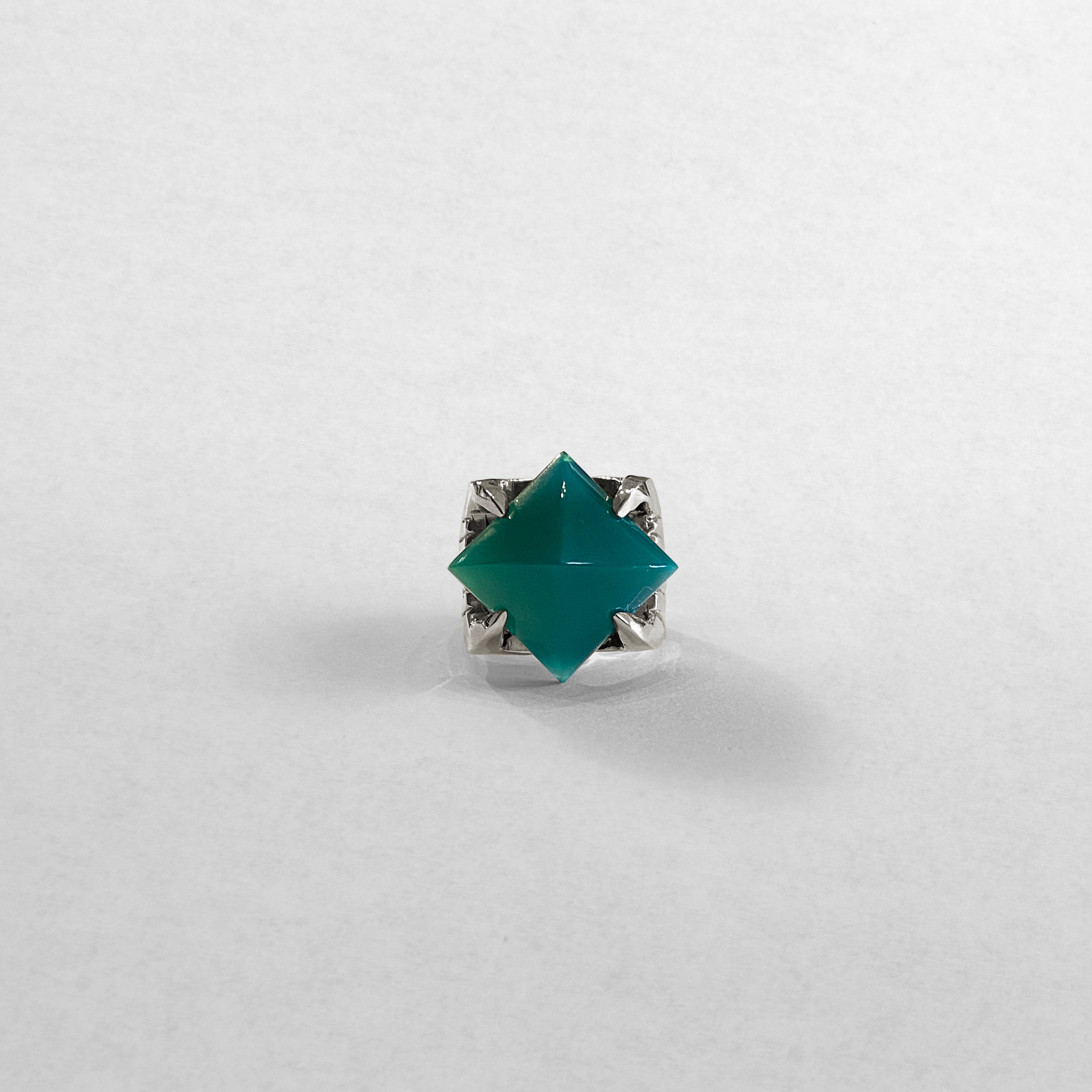 →KIND POINT← EMERALD ONYX STERLING SILVER FINGER RING