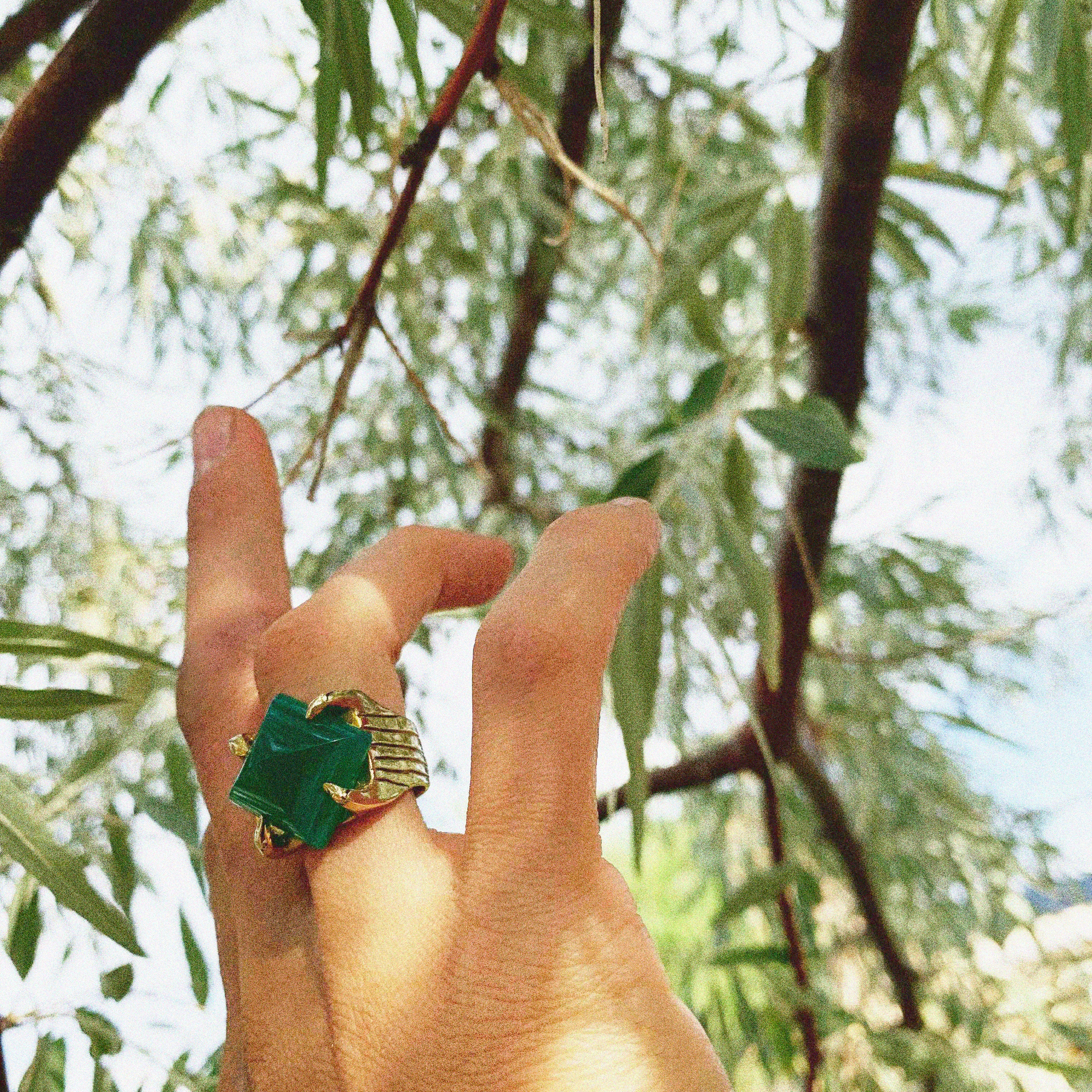 →KIND POINT← EMERALD ONYX 14K YELLOW GOLD FINGER RING